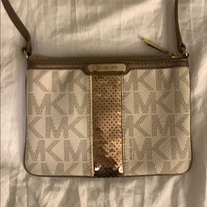 Michael kors crossbody bag